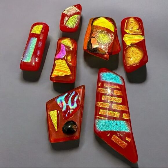 Set of 9 Red Fused Dichroic Glass Cabochons – Iridescent Art Pieces for Jewelry - Picture 15 of 16